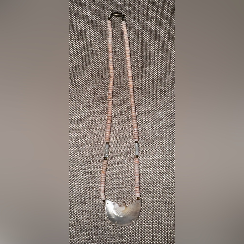Vintage Puka Shell & Mother-Of-Pearl Bird Necklace 🕊️